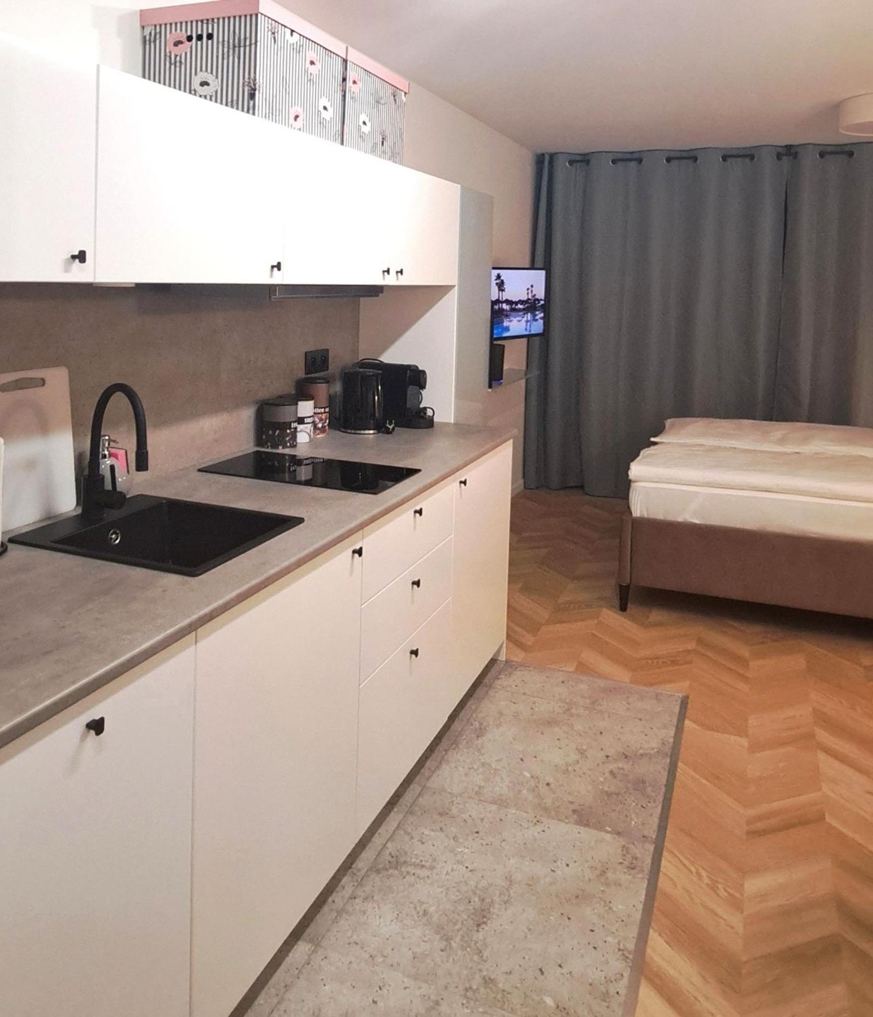 Falcon Apartment Center 4 Metro Swietokrzyska Warszawa Eksteriør bilde